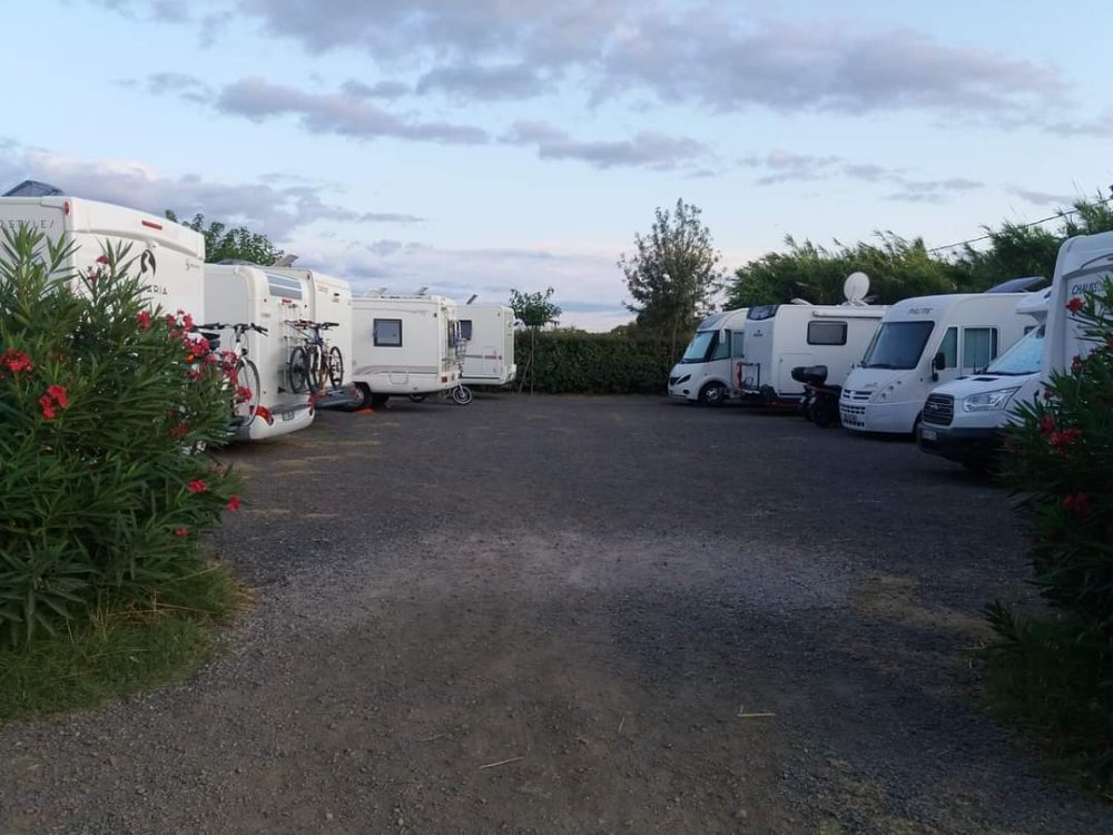 Aire camping-car  Florensac (34510) - Photo 1